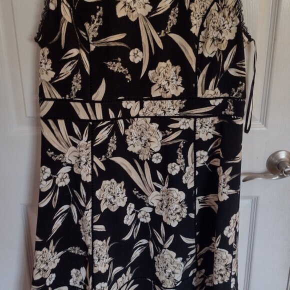 Floral Midi Dress - Picture 1 of 6